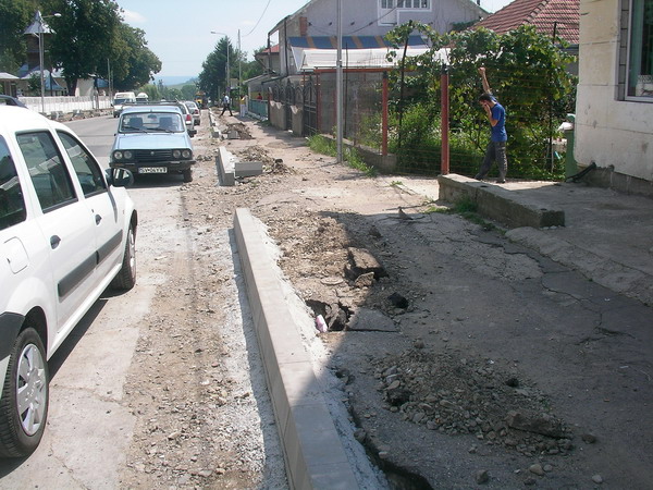 3 Montat borduri str. Armatei10.jpg